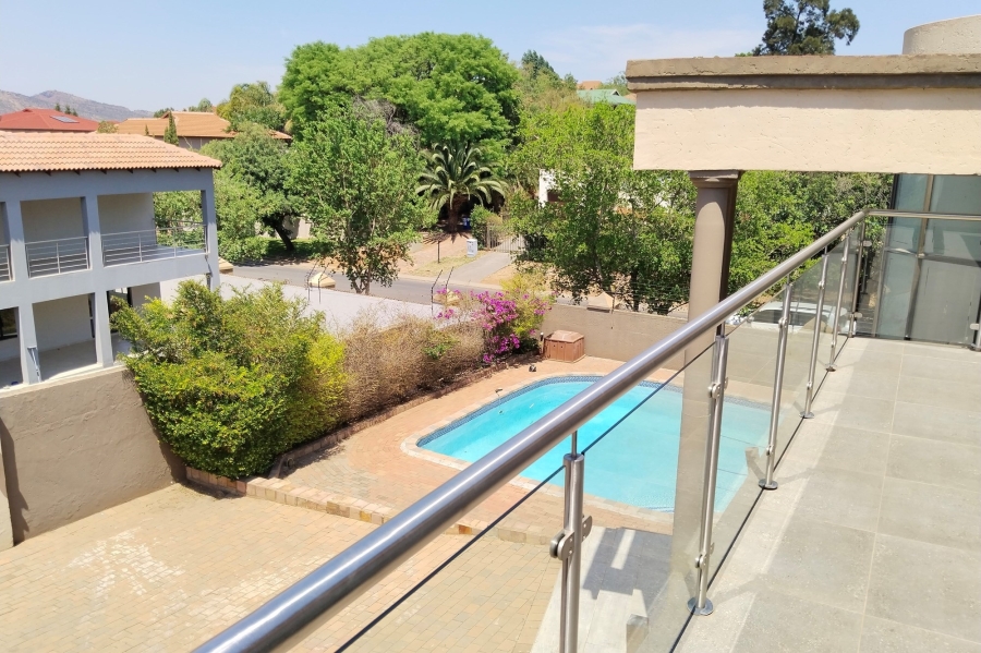 5 Bedroom Property for Sale in Birdwood Estate North West